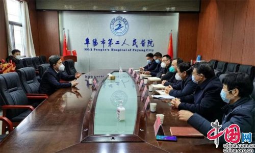 张晓东到阜阳市第二人民医院走访慰问专家人才