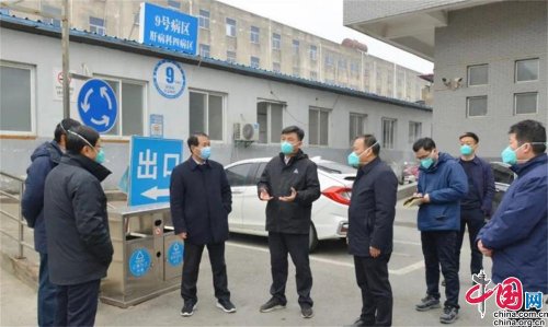 阜阳市委常委、常务副市长一行到阜阳市第二人民医院看望慰问一线医务人员和患者